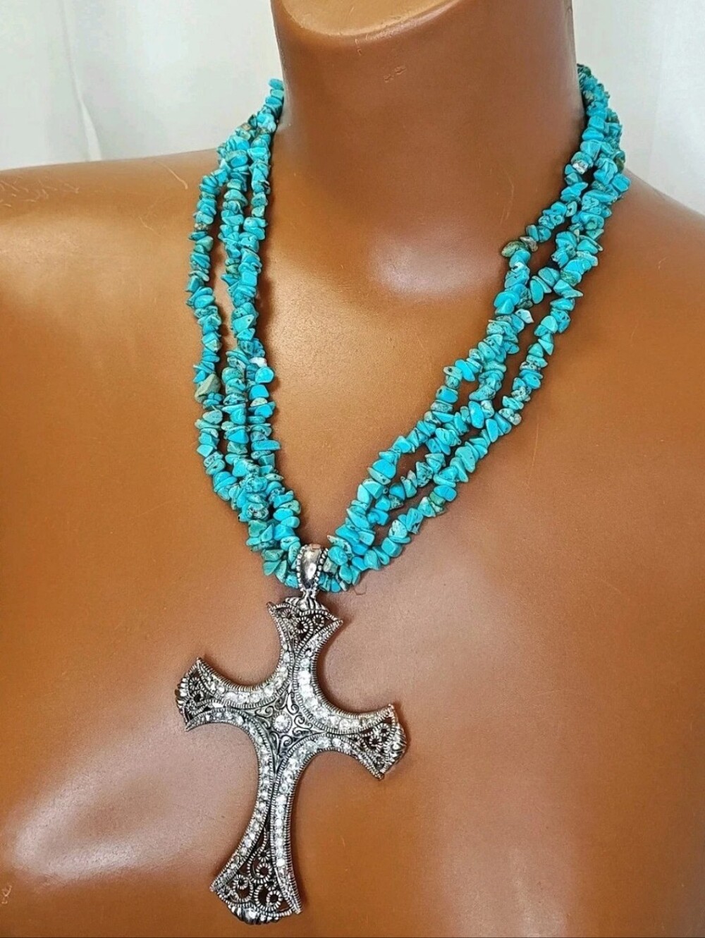 Y2K Vintage Triple Strand Blue Stone Chips Cross Charm Statement Necklace